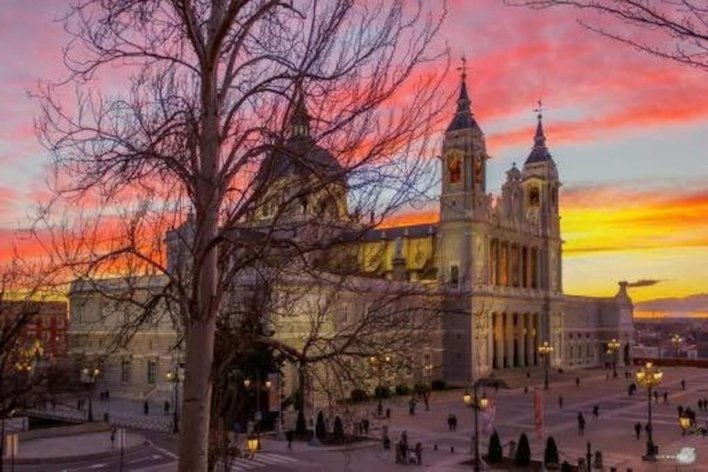 Apartamento Con Patio En Madrid Centro Экстерьер фото